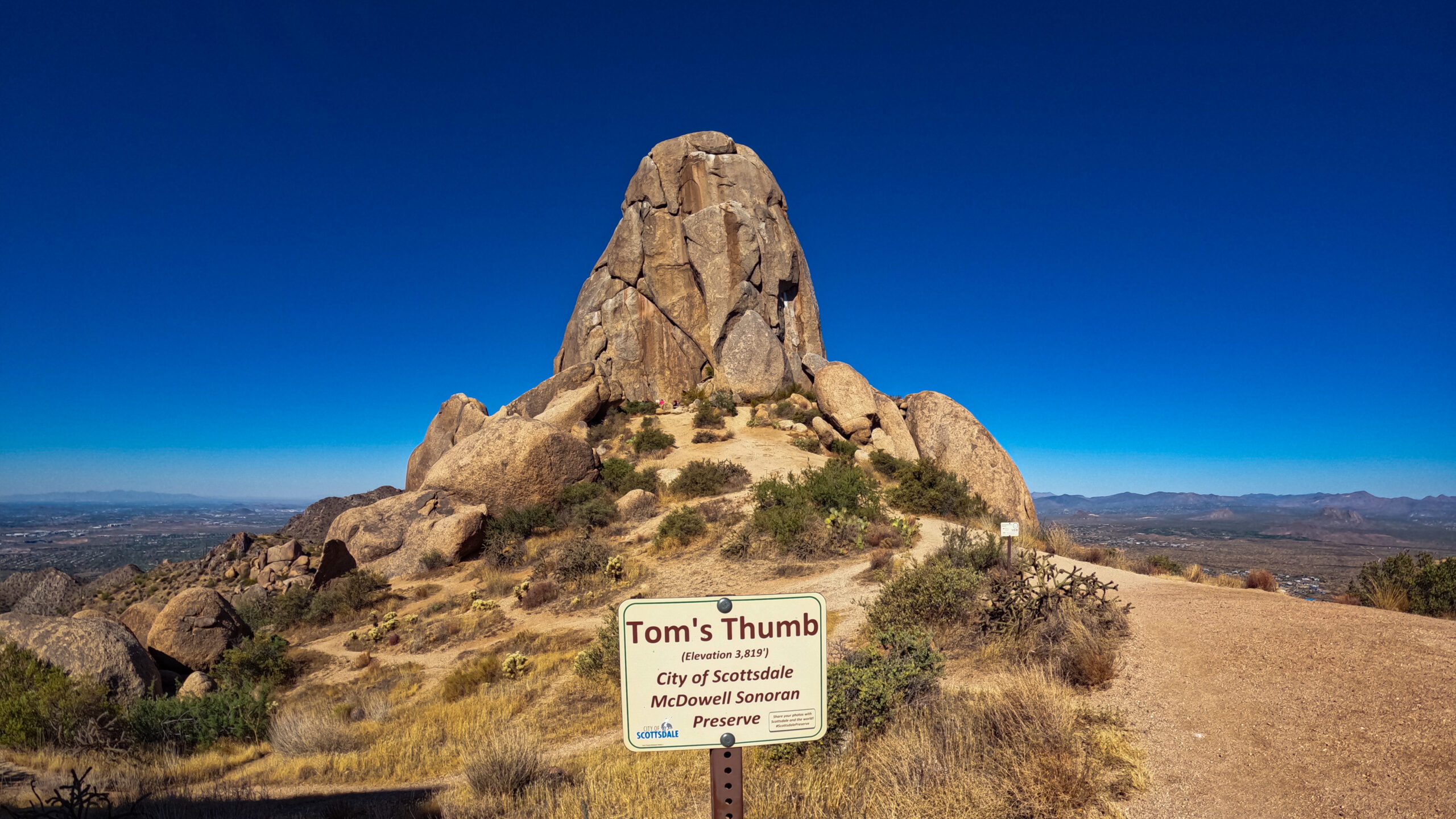 tom's thumb trail sign